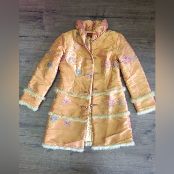 Chinese satin embroidered long coat in size medium - Picture 4 of 9